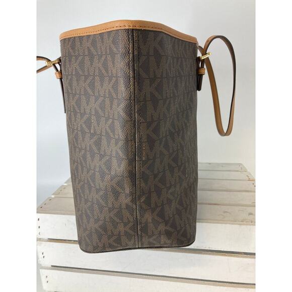 MICHAEL KORS, XL SIGNATURE GOLD ANIMAL SHOULDER TOTE BAG - Picture 9 of 16